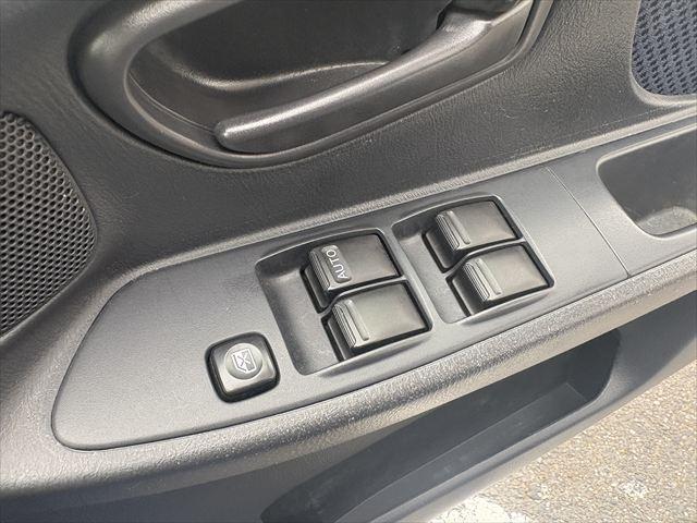 インプレッサスポーツワゴン 20N 5MT 4WD タイベル交換済 ETC キーレス 純正オーディオ MOMOステアリング 電動格納ミラー プロジェクターヘッドライト フロントフグランプ 純正アルミホイール(25枚目)