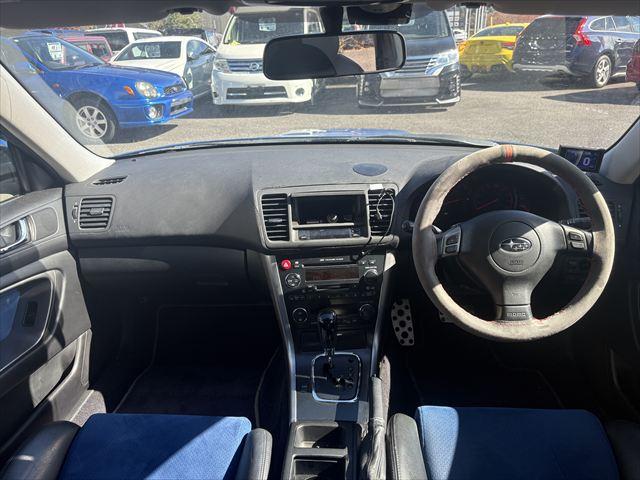 オートローン取扱店です。他店でローンの審査が通らなかった方も一度ご相談ください。条件により分割払いが可能な場合もございます。