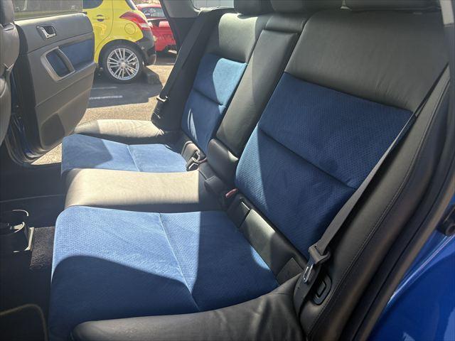 ご来店されずにご購入いただくことも可能です。その場合は申込金として１万円をご入金していただければお車は売約済みとさせていただきます。残金は納車日前日までに指定口座へご入金していただきます。