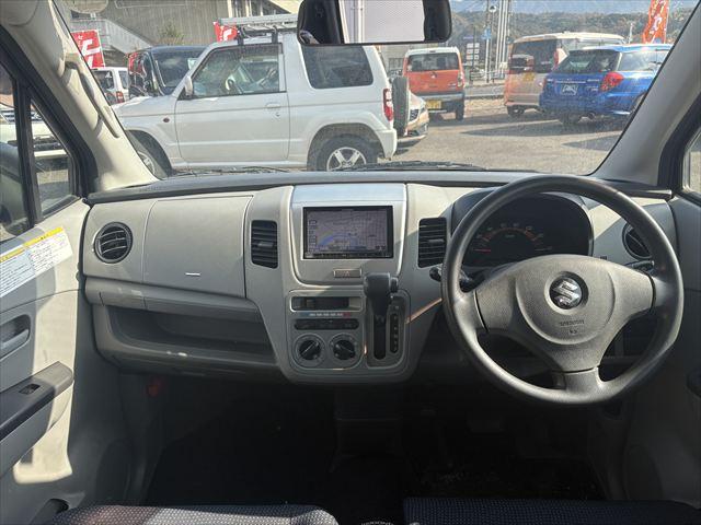 ワゴンＲ 　昇降シート車　操作リモコン　ＡＴ　４ＷＤ　社外ナビ　ワンセグＴＶ　ＵＳＢ　ＥＴＣ　シートヒーター　電動格納ミラー　フラットシート　ヘッドライトレベライザー（13枚目）