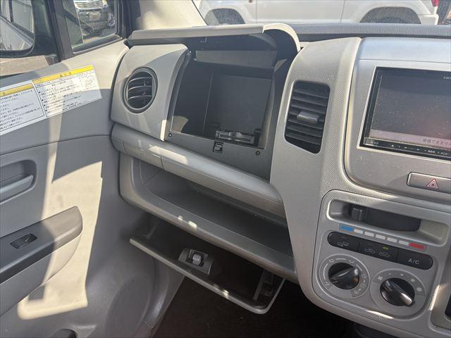 ワゴンＲ 　昇降シート車　操作リモコン　ＡＴ　４ＷＤ　社外ナビ　ワンセグＴＶ　ＵＳＢ　ＥＴＣ　シートヒーター　電動格納ミラー　フラットシート　ヘッドライトレベライザー（23枚目）