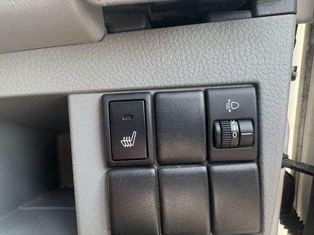 ワゴンＲ 　昇降シート車　操作リモコン　ＡＴ　４ＷＤ　社外ナビ　ワンセグＴＶ　ＵＳＢ　ＥＴＣ　シートヒーター　電動格納ミラー　フラットシート　ヘッドライトレベライザー（24枚目）