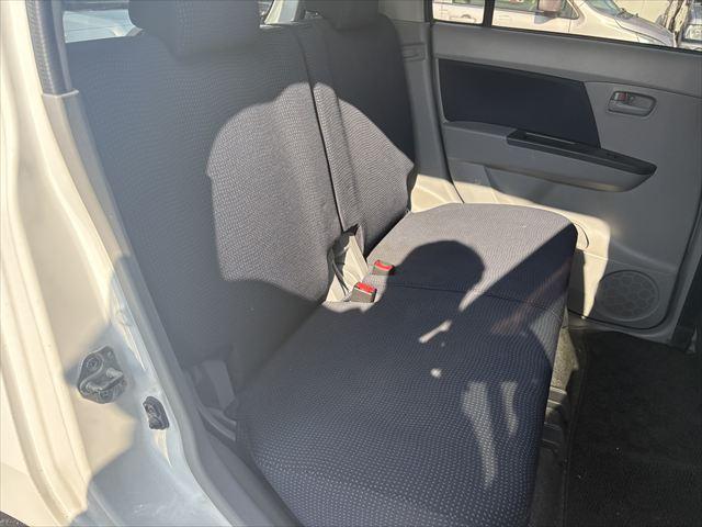 ワゴンＲ 　昇降シート車　操作リモコン　ＡＴ　４ＷＤ　社外ナビ　ワンセグＴＶ　ＵＳＢ　ＥＴＣ　シートヒーター　電動格納ミラー　フラットシート　ヘッドライトレベライザー（30枚目）