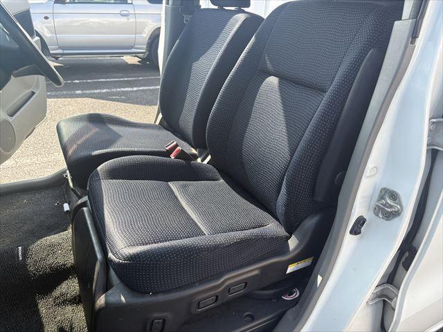 ワゴンＲ 　昇降シート車　操作リモコン　ＡＴ　４ＷＤ　社外ナビ　ワンセグＴＶ　ＵＳＢ　ＥＴＣ　シートヒーター　電動格納ミラー　フラットシート　ヘッドライトレベライザー（33枚目）