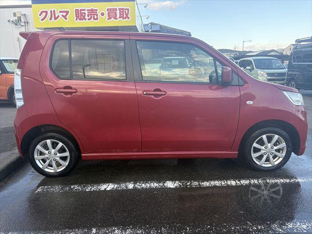 ワゴンＲスティングレー Ｘ　４ＷＤ　プッシュスタート　スマートキー　社外ナビ　地デジＴＶ　Ｂｌｕｅｔｏｏｔｈ　ＥＴＣ　ＤＶＤ　ＣＤ　ＵＳＢ　ＩＰＯＤ　シートヒーター　アイドリングストップ　ＨＩＤ　フロントフォグランプ（9枚目）