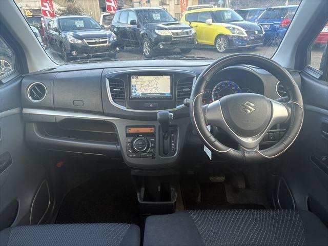 ワゴンＲスティングレー Ｘ　４ＷＤ　プッシュスタート　スマートキー　社外ナビ　地デジＴＶ　Ｂｌｕｅｔｏｏｔｈ　ＥＴＣ　ＤＶＤ　ＣＤ　ＵＳＢ　ＩＰＯＤ　シートヒーター　アイドリングストップ　ＨＩＤ　フロントフォグランプ（13枚目）