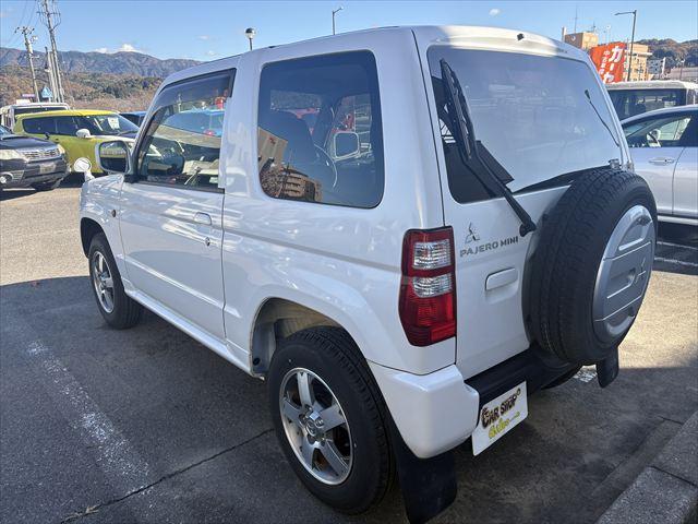 パジェロミニ ＶＲ　４ＷＤ　ＡＴ　ターボ　タイベル交換済　キーレス　Ｂｌｕｅｔｏｏｔｈオーディオ　ハロゲンヘッドライト　フロントフォグランプ　電動格納ミラー　純正アルミホイール　エアコン　エアバック（6枚目）