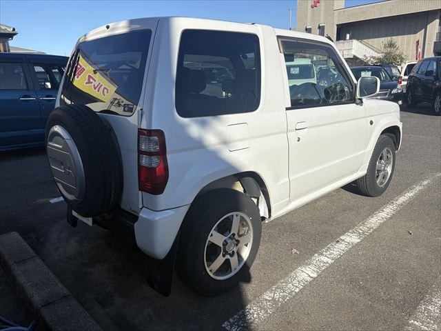 パジェロミニ ＶＲ　４ＷＤ　ＡＴ　ターボ　タイベル交換済　キーレス　Ｂｌｕｅｔｏｏｔｈオーディオ　ハロゲンヘッドライト　フロントフォグランプ　電動格納ミラー　純正アルミホイール　エアコン　エアバック（8枚目）