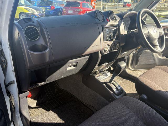 パジェロミニ ＶＲ　４ＷＤ　ＡＴ　ターボ　タイベル交換済　キーレス　Ｂｌｕｅｔｏｏｔｈオーディオ　ハロゲンヘッドライト　フロントフォグランプ　電動格納ミラー　純正アルミホイール　エアコン　エアバック（19枚目）