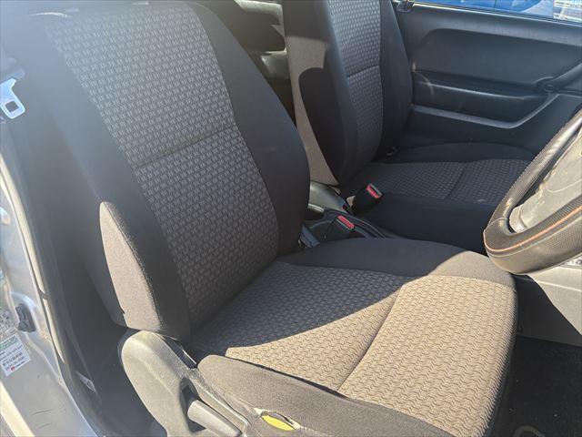 ジムニー ＸＧ　４ＷＤ　ターボ　ＡＴ　オーディオ　ヘットライトレベライザー　パワーウィンドウ　シートヒーター　エアバック　エアコン　社外アルミホイール（27枚目）