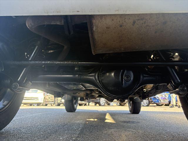 ジムニー ＸＧ　４ＷＤ　ターボ　ＡＴ　オーディオ　ヘットライトレベライザー　パワーウィンドウ　シートヒーター　エアバック　エアコン　社外アルミホイール（47枚目）