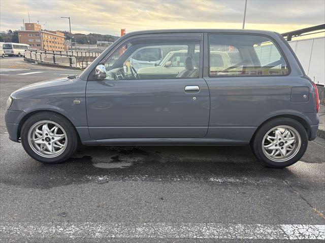 ミラ ＴＡスペシャル　全塗装　５ＭＴ　キー　三枚ドア　社外ステアリング　社外サスペンション　社外アルミホイール　ヘッドライト　パワステ　パワーウィンドウ　メッキミラー（5枚目）