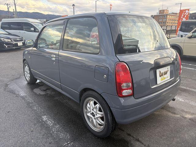 ミラ ＴＡスペシャル　全塗装　５ＭＴ　キー　三枚ドア　社外ステアリング　社外サスペンション　社外アルミホイール　ヘッドライト　パワステ　パワーウィンドウ　メッキミラー（6枚目）