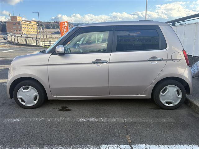 Ｎ－ＯＮＥ Ｇ・Ｌパッケージ　スマートキー２本　プッシュスタート　純正ナビ　ＵＳＢ　ワンセグ　ＣＤ　バックカメラ　ステアリングスイッチ　電動格納ミラー　ＡＵＴＯエアコン　プロジェクターヘッドライト（5枚目）