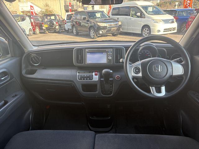 Ｎ－ＯＮＥ Ｇ・Ｌパッケージ　スマートキー２本　プッシュスタート　純正ナビ　ＵＳＢ　ワンセグ　ＣＤ　バックカメラ　ステアリングスイッチ　電動格納ミラー　ＡＵＴＯエアコン　プロジェクターヘッドライト（13枚目）