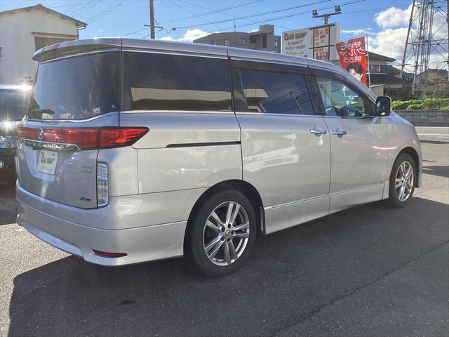 エルグランド ２５０ハイウェイスター　グー故障診断実施済み／車両状態評価書／ナビ／片側電動スライドドア／クリアランスソナー／スマートキー／オートライト／電動格納ミラー／３列シート／オットマン／アルミホイール／記録簿／走行１０．２万キロ（6枚目）