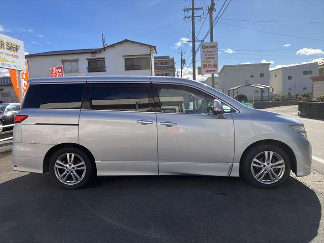 エルグランド ２５０ハイウェイスター　グー故障診断実施済み／車両状態評価書／ナビ／片側電動スライドドア／クリアランスソナー／スマートキー／オートライト／電動格納ミラー／３列シート／オットマン／アルミホイール／記録簿／走行１０．２万キロ（9枚目）