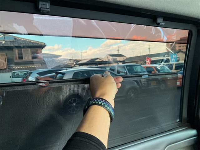 エルグランド ２５０ハイウェイスター　グー故障診断実施済み／車両状態評価書／ナビ／片側電動スライドドア／クリアランスソナー／スマートキー／オートライト／電動格納ミラー／３列シート／オットマン／アルミホイール／記録簿／走行１０．２万キロ（33枚目）