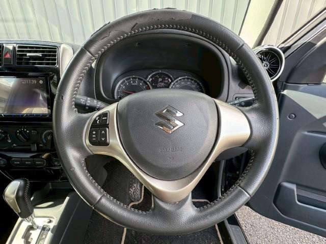 ジムニー ランドベンチャー 4WD/黒革/ディスプレイオーディオ/Bluetooth/LED/ドライブレコーダー/ETC/シートヒーター/DVD再生/イモビライザー(12枚目)