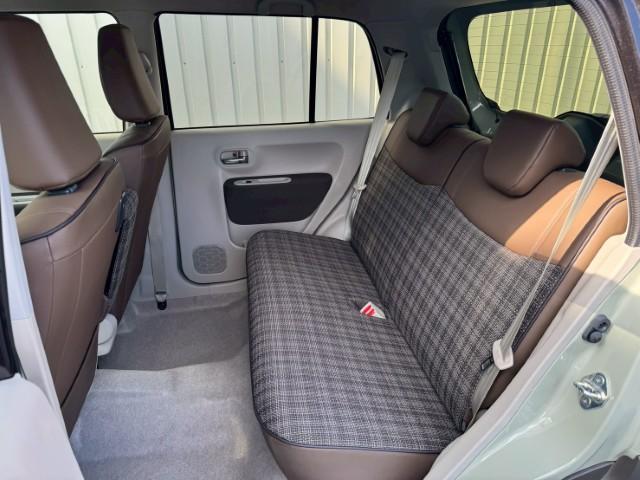 アルトラパンLC X ツートン/半革/禁煙/LED/衝突軽減ブレーキ/前席シートヒーター/スマートキー/イモビライザー/オートマチックハイビーム(4枚目)