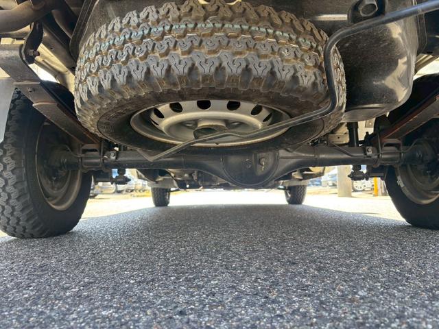 ミニキャブトラック ＶＸ－ＳＥ　４ＷＤ　５速ＭＴ　オーディオ　パワーステアリング　作業灯　三方開　積載量３５０ｋｇ（26枚目）