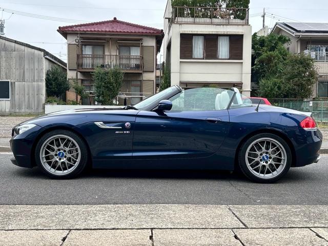 Ｚ４ ｓＤｒｉｖｅ３５ｉ　ＡＬＰＩＮＡ仕様　直６ツインターボ　ＢＢＳアルミホイール　電動オープン　ホワイト／白革シート　シートヒーター　ＨＤＤナビ　バックカメラ　ＣＤ・ＤＶＤ再生　ＥＴＣ　クルコン　ソナー　記録簿・取扱説明書（16枚目）