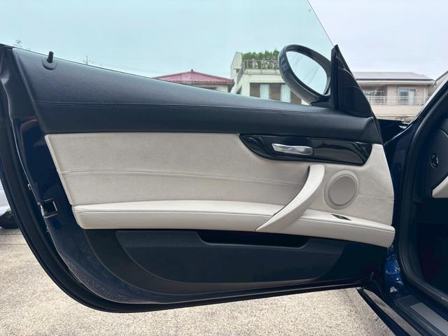 Ｚ４ ｓＤｒｉｖｅ３５ｉ　ＡＬＰＩＮＡ仕様　直６ツインターボ　ＢＢＳアルミホイール　電動オープン　ホワイト／白革シート　シートヒーター　ＨＤＤナビ　バックカメラ　ＣＤ・ＤＶＤ再生　ＥＴＣ　クルコン　ソナー　記録簿・取扱説明書（35枚目）