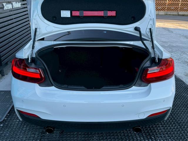２シリーズ Ｍ２３５ｉクーペ　禁煙車　オプションダコタレザーシート黒革　パワーシート　シートヒーター　メーカー純正ナビ　強化チャージングパイプ　ＥＴＣ　プッシュスタート　クルーズコントロール　Ｍキャリパー　シートヒーター　ＥＴｃ（12枚目）
