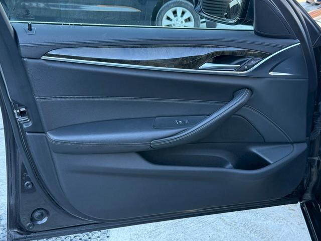 ５シリーズ ５２３ｄ　ラグジュアリー　禁煙車　アンビエイトライト　黒革シート　アラウンドビューモニター　フルセグＴＶ　シートヒーター　パワーシート　Ｂｌｕｅｔｏｏｔｈ　純正１８インチアルミ　オートホールド　後席シートヒーター　ＥＴＣ（32枚目）
