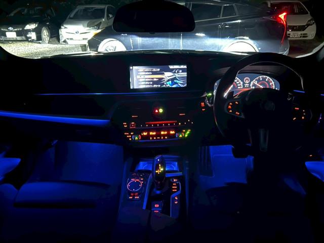 ５シリーズ ５２３ｄ　Ｍスポーツ　禁煙車　オプション２０インチアルミ　アクティブクルーズコントロール　アラウンドビューモニター　フルセグＴＶ　メーカー純正ナビ　Ｂｌｕｅｔｏｏｔｈ　パワートランク　パワーシート　スマートキー　ＥＴＣ（3枚目）