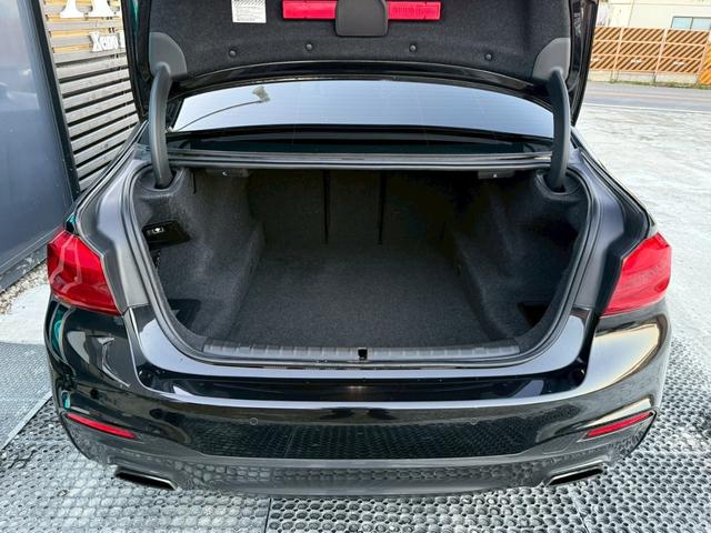 ５シリーズ ５２３ｄ　Ｍスポーツ　禁煙車　オプション２０インチアルミ　アクティブクルーズコントロール　アラウンドビューモニター　フルセグＴＶ　メーカー純正ナビ　Ｂｌｕｅｔｏｏｔｈ　パワートランク　パワーシート　スマートキー　ＥＴＣ（6枚目）