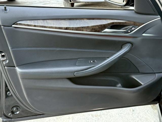 ５シリーズ ５２３ｄ　Ｍスポーツ　禁煙車　オプション２０インチアルミ　アクティブクルーズコントロール　アラウンドビューモニター　フルセグＴＶ　メーカー純正ナビ　Ｂｌｕｅｔｏｏｔｈ　パワートランク　パワーシート　スマートキー　ＥＴＣ（27枚目）