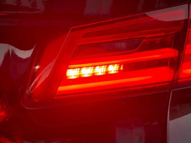 ５シリーズ ５２３ｄ　Ｍスポーツ　禁煙車　オプション２０インチアルミ　アクティブクルーズコントロール　アラウンドビューモニター　フルセグＴＶ　メーカー純正ナビ　Ｂｌｕｅｔｏｏｔｈ　パワートランク　パワーシート　スマートキー　ＥＴＣ（63枚目）