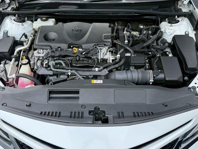 カムリ ＷＳレザーパッケージ　禁煙車　パノラミックスライディングルーフ　黒革シート　ＪＢＬサウンドシステム　メーカー純正ディスプレイオーディオ　ブラインドスポットアシスト　ヘッドアップディスプレイ　バックモニター　１８インチアルミ（20枚目）