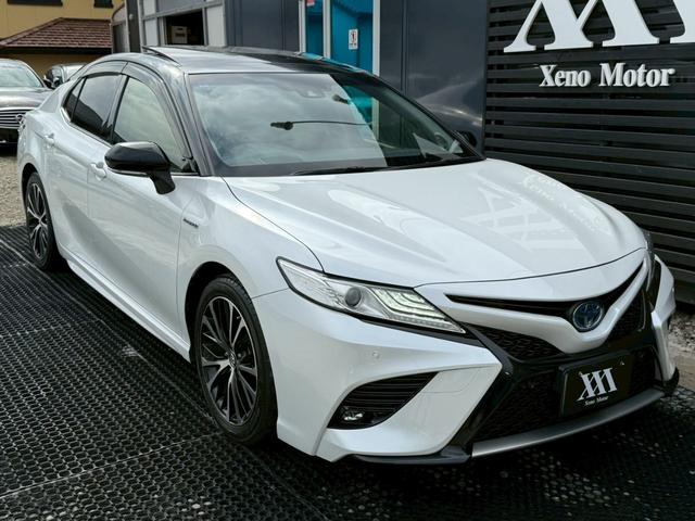 カムリ ＷＳレザーパッケージ　禁煙車　パノラミックスライディングルーフ　黒革シート　ＪＢＬサウンドシステム　メーカー純正ディスプレイオーディオ　ブラインドスポットアシスト　ヘッドアップディスプレイ　バックモニター　１８インチアルミ（25枚目）