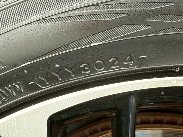カムリ ＷＳレザーパッケージ　禁煙車　パノラミックスライディングルーフ　黒革シート　ＪＢＬサウンドシステム　メーカー純正ディスプレイオーディオ　ブラインドスポットアシスト　ヘッドアップディスプレイ　バックモニター　１８インチアルミ（35枚目）