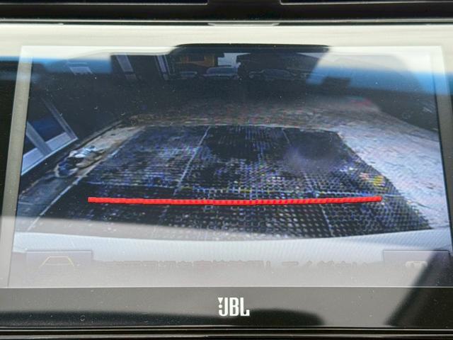カムリ ＷＳレザーパッケージ　禁煙車　パノラミックスライディングルーフ　黒革シート　ＪＢＬサウンドシステム　メーカー純正ディスプレイオーディオ　ブラインドスポットアシスト　ヘッドアップディスプレイ　バックモニター　１８インチアルミ（61枚目）