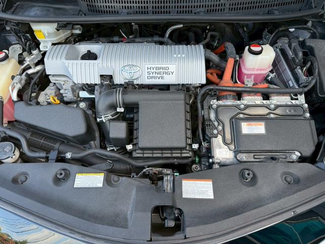 プリウスアルファ Ｓツーリングセレクション・Ｇ’ｓ　禁煙車　ディーラー純正８インチナビ　バックモニター　フルセグＴＶ　Ｂｌｕｅｔｏｏｔｈ　専用サスペンション　専用１８インチアルミ　専用バンパー　黒川ハーフレザーシート　スポーツモード　ドライブレコーダー（11枚目）