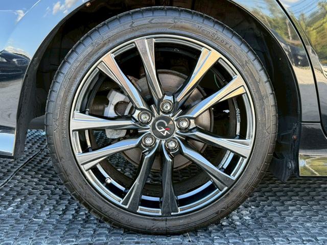 プリウスアルファ Ｓツーリングセレクション・Ｇ’ｓ　禁煙車　ディーラー純正８インチナビ　バックモニター　フルセグＴＶ　Ｂｌｕｅｔｏｏｔｈ　専用サスペンション　専用１８インチアルミ　専用バンパー　黒川ハーフレザーシート　スポーツモード　ドライブレコーダー（21枚目）