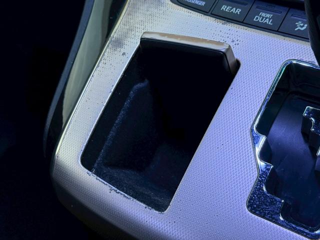 ヴェルファイア 2.4Z プラチナセレクションII タイプゴールド 禁煙車 フリップダウンモニター 両側パワースライドドア デジタルインナーミラー 社外19インチアルミ パワーバックドア 黒革調シートカバー メーカーマルチナビ クリアランスソナー ウッドコンビハンドル(66枚目)