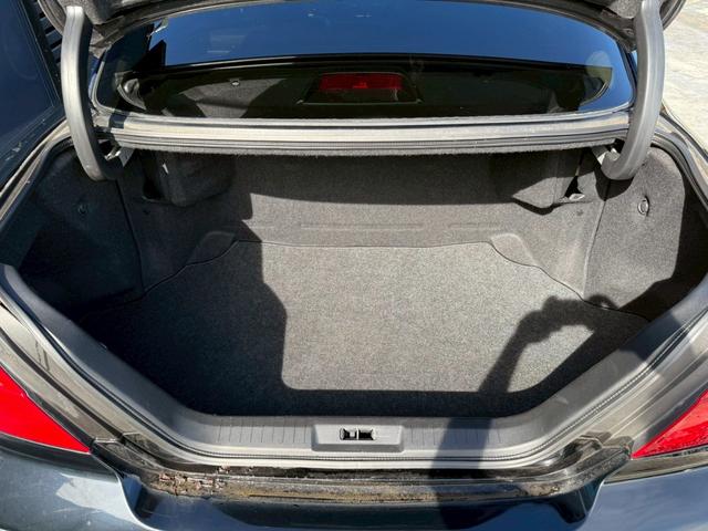 シーマ ３００Ｇ　禁煙車　ｍａｇｉｃ車高調　ＡＭＥアミスタッド１９インチアルミ　黒革シート　トリムブラウンレザー　バルカンヘッドライト　ルーフカーボンラッピング　後期テール　助手席パワーシート　ローダウン　車高調（12枚目）