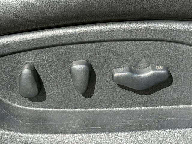 シーマ ３００Ｇ　禁煙車　ｍａｇｉｃ車高調　ＡＭＥアミスタッド１９インチアルミ　黒革シート　トリムブラウンレザー　バルカンヘッドライト　ルーフカーボンラッピング　後期テール　助手席パワーシート　ローダウン　車高調（16枚目）