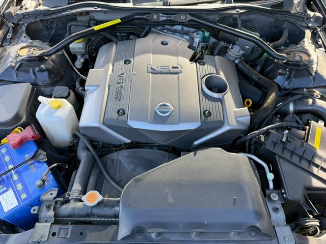 シーマ ３００Ｇ　禁煙車　ｍａｇｉｃ車高調　ＡＭＥアミスタッド１９インチアルミ　黒革シート　トリムブラウンレザー　バルカンヘッドライト　ルーフカーボンラッピング　後期テール　助手席パワーシート　ローダウン　車高調（18枚目）