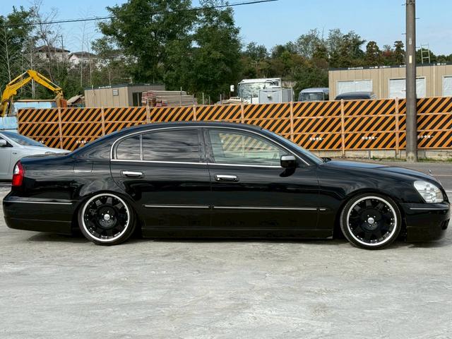 シーマ ３００Ｇ　禁煙車　ｍａｇｉｃ車高調　ＡＭＥアミスタッド１９インチアルミ　黒革シート　トリムブラウンレザー　バルカンヘッドライト　ルーフカーボンラッピング　後期テール　助手席パワーシート　ローダウン　車高調（20枚目）