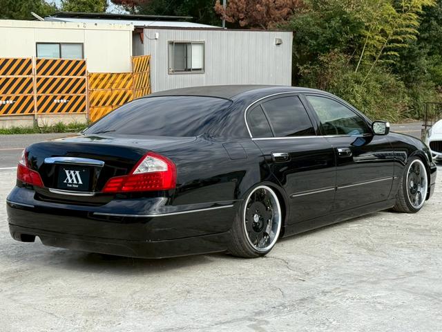 シーマ ３００Ｇ　禁煙車　ｍａｇｉｃ車高調　ＡＭＥアミスタッド１９インチアルミ　黒革シート　トリムブラウンレザー　バルカンヘッドライト　ルーフカーボンラッピング　後期テール　助手席パワーシート　ローダウン　車高調（24枚目）