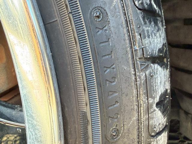 シーマ ３００Ｇ　禁煙車　ｍａｇｉｃ車高調　ＡＭＥアミスタッド１９インチアルミ　黒革シート　トリムブラウンレザー　バルカンヘッドライト　ルーフカーボンラッピング　後期テール　助手席パワーシート　ローダウン　車高調（30枚目）