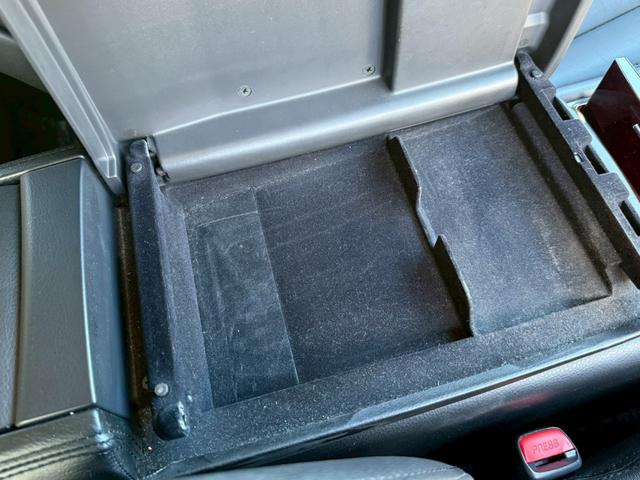 シーマ ３００Ｇ　禁煙車　ｍａｇｉｃ車高調　ＡＭＥアミスタッド１９インチアルミ　黒革シート　トリムブラウンレザー　バルカンヘッドライト　ルーフカーボンラッピング　後期テール　助手席パワーシート　ローダウン　車高調（53枚目）