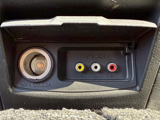 シーマ ３００Ｇ　禁煙車　ｍａｇｉｃ車高調　ＡＭＥアミスタッド１９インチアルミ　黒革シート　トリムブラウンレザー　バルカンヘッドライト　ルーフカーボンラッピング　後期テール　助手席パワーシート　ローダウン　車高調（77枚目）