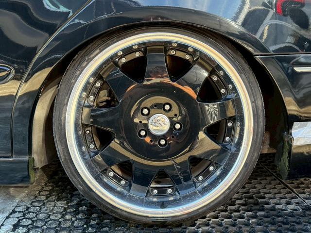 シーマ ３００Ｇ　禁煙車　ｍａｇｉｃ車高調　ＡＭＥアミスタッド１９インチアルミ　黒革シート　トリムブラウンレザー　バルカンヘッドライト　ルーフカーボンラッピング　後期テール　助手席パワーシート　ローダウン　車高調（80枚目）