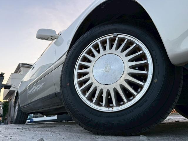 クラウン ロイヤルサルーン アニバーサリーパッケージ 禁煙車 特別仕様車 専用インテリアトリム 後期モデル クルーズコントロール パワーシート メーカー純正ナビ 純正15インチアルミ オートエアコン(25枚目)